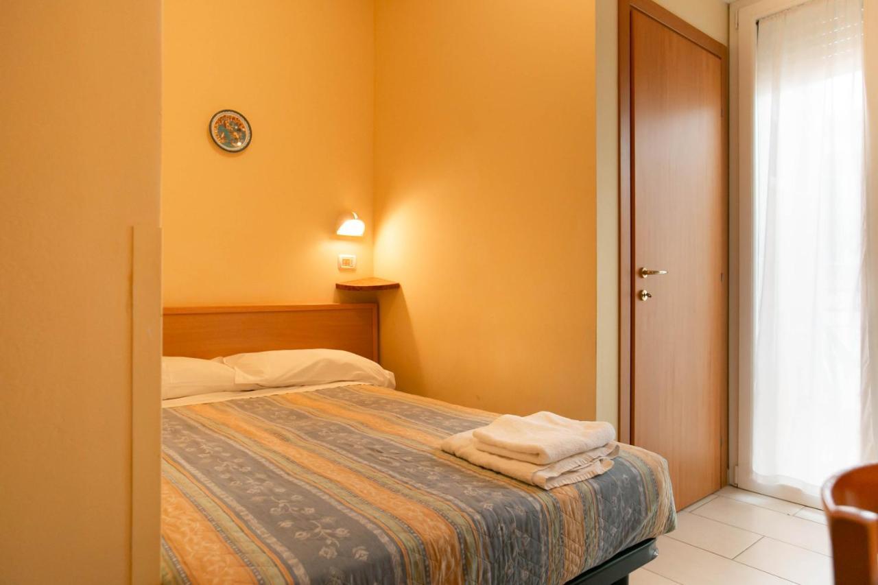 Hotel Valparaiso Rimini Zewnętrze zdjęcie