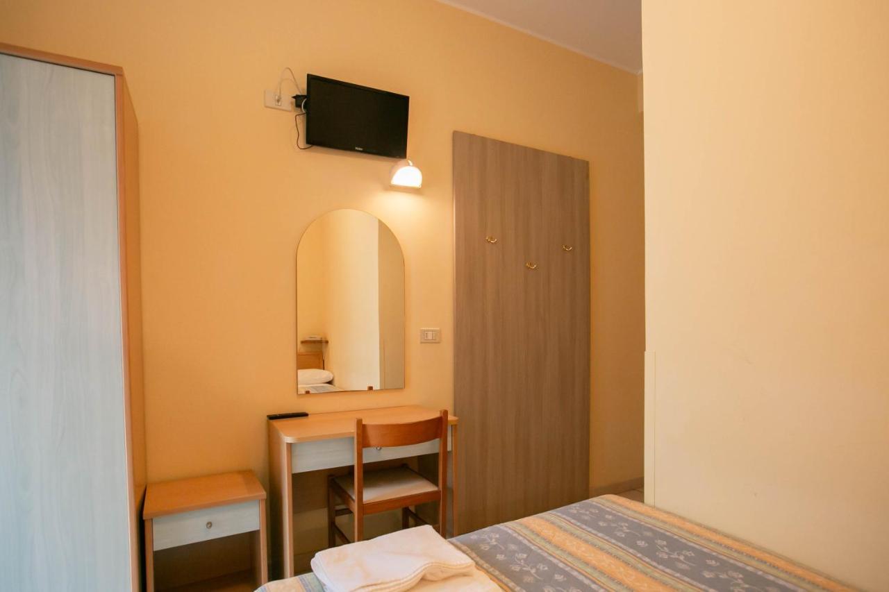 Hotel Valparaiso Rimini Zewnętrze zdjęcie