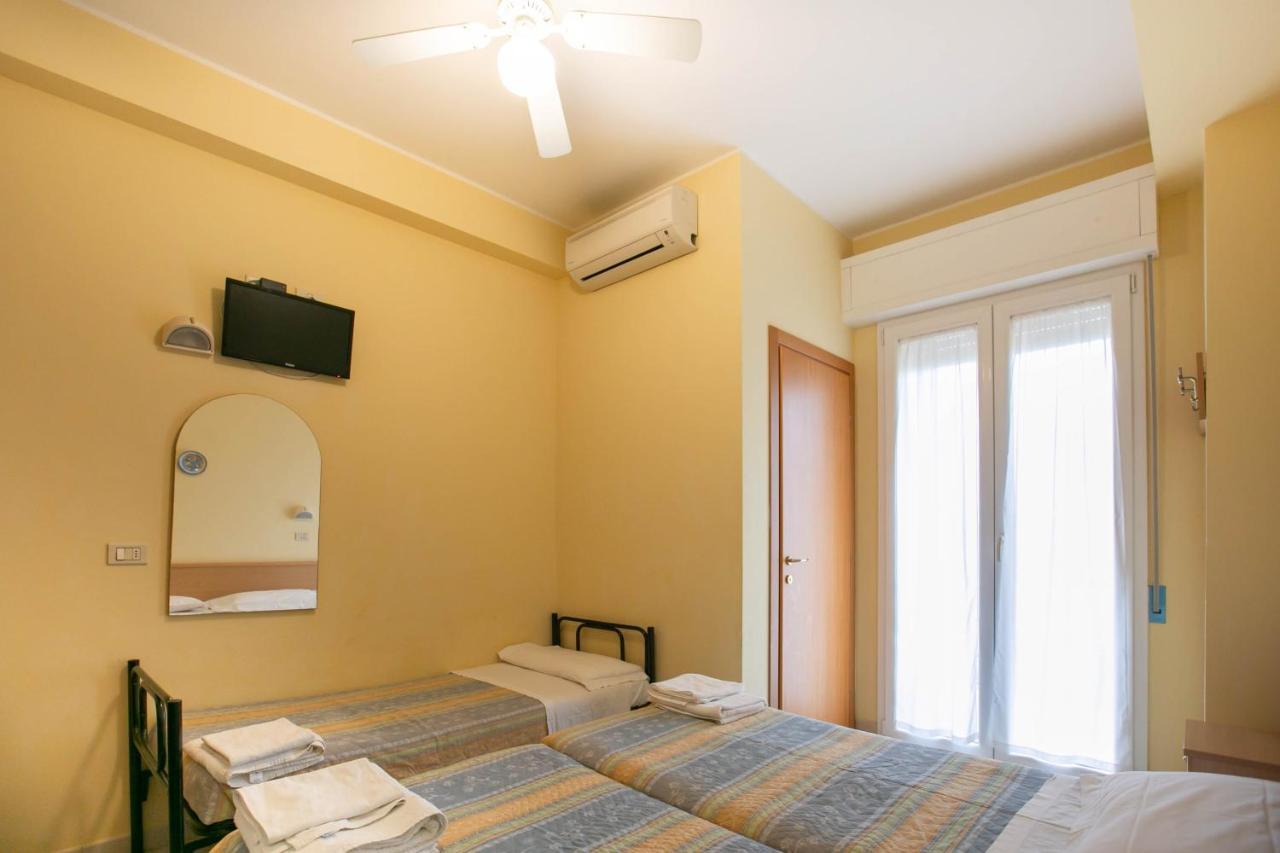 Hotel Valparaiso Rimini Zewnętrze zdjęcie
