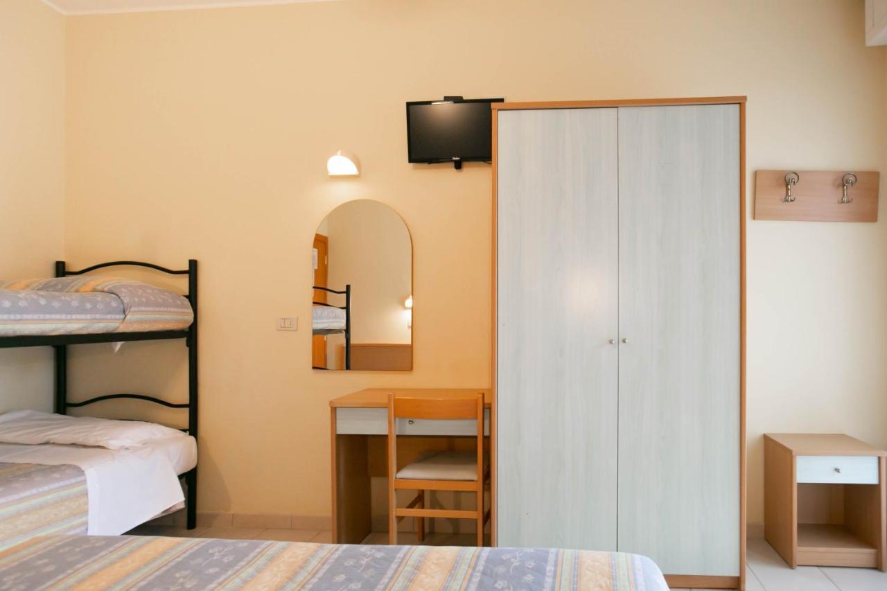 Hotel Valparaiso Rimini Zewnętrze zdjęcie