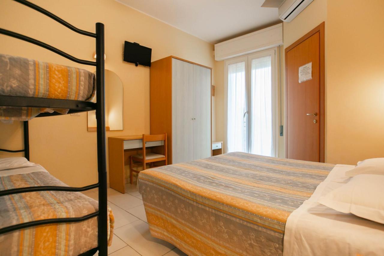 Hotel Valparaiso Rimini Zewnętrze zdjęcie