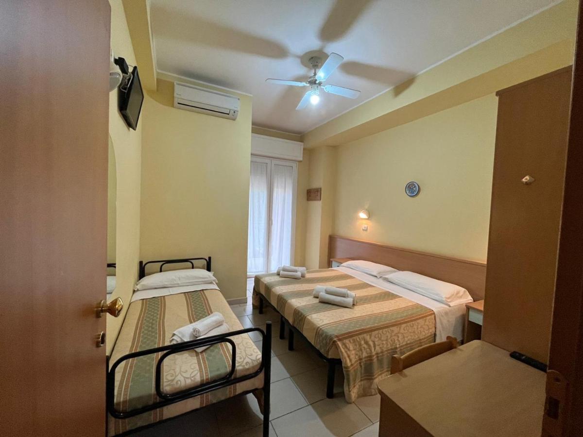 Hotel Valparaiso Rimini Zewnętrze zdjęcie