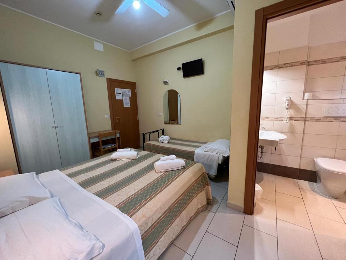 Hotel Valparaiso Rimini Zewnętrze zdjęcie