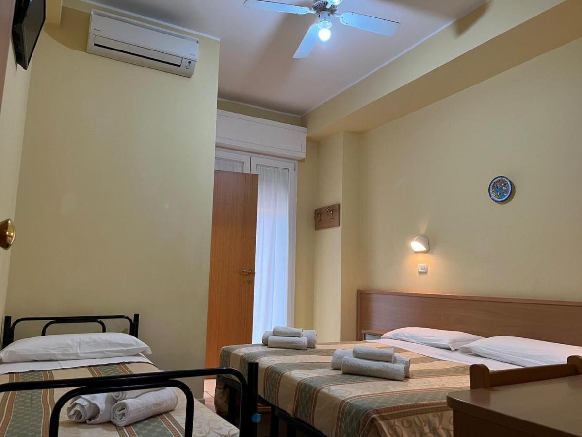 Hotel Valparaiso Rimini Zewnętrze zdjęcie