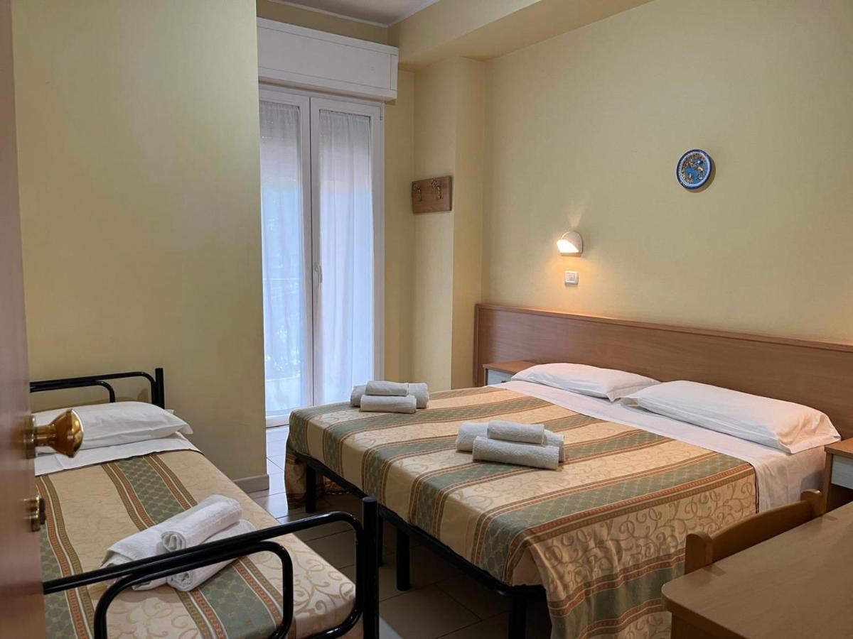 Hotel Valparaiso Rimini Zewnętrze zdjęcie
