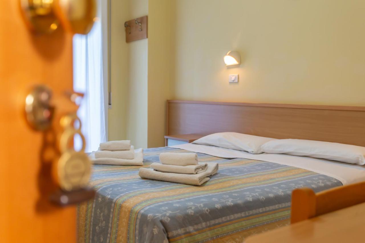 Hotel Valparaiso Rimini Zewnętrze zdjęcie