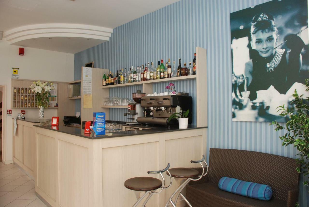 Hotel Valparaiso Rimini Zewnętrze zdjęcie