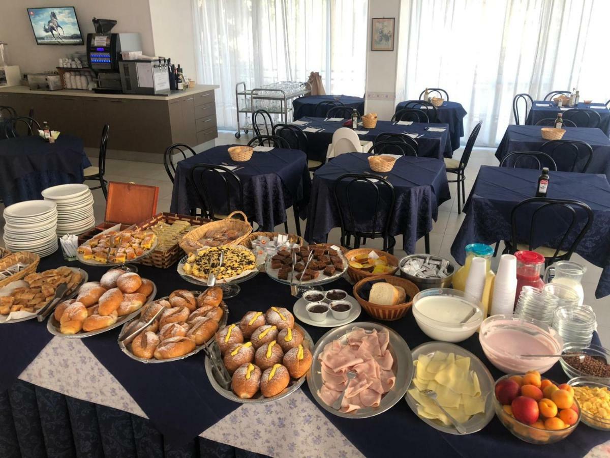 Hotel Valparaiso Rimini Zewnętrze zdjęcie